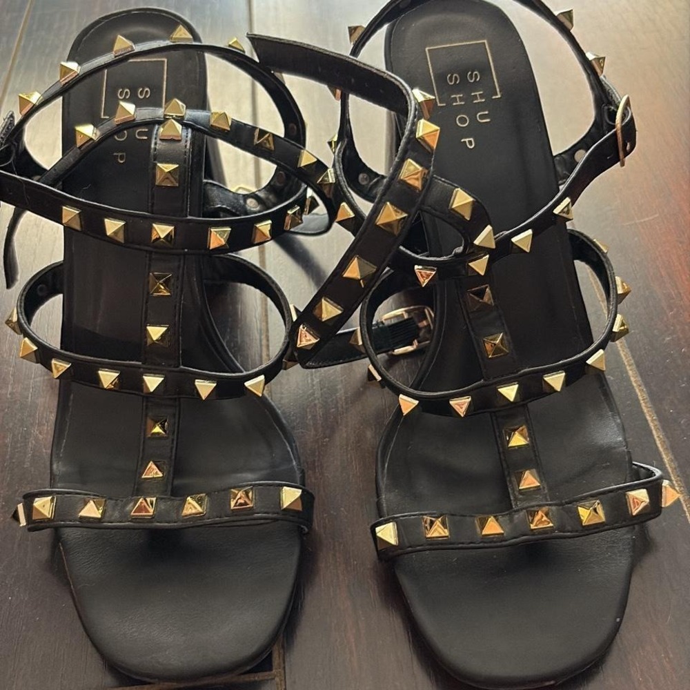Black and gold studded heels size 7.5